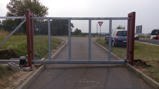 Pohony, brány, kovovýroba